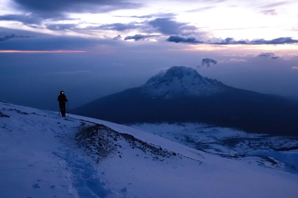 guest_walking_on_ice_at_kilimanjaro